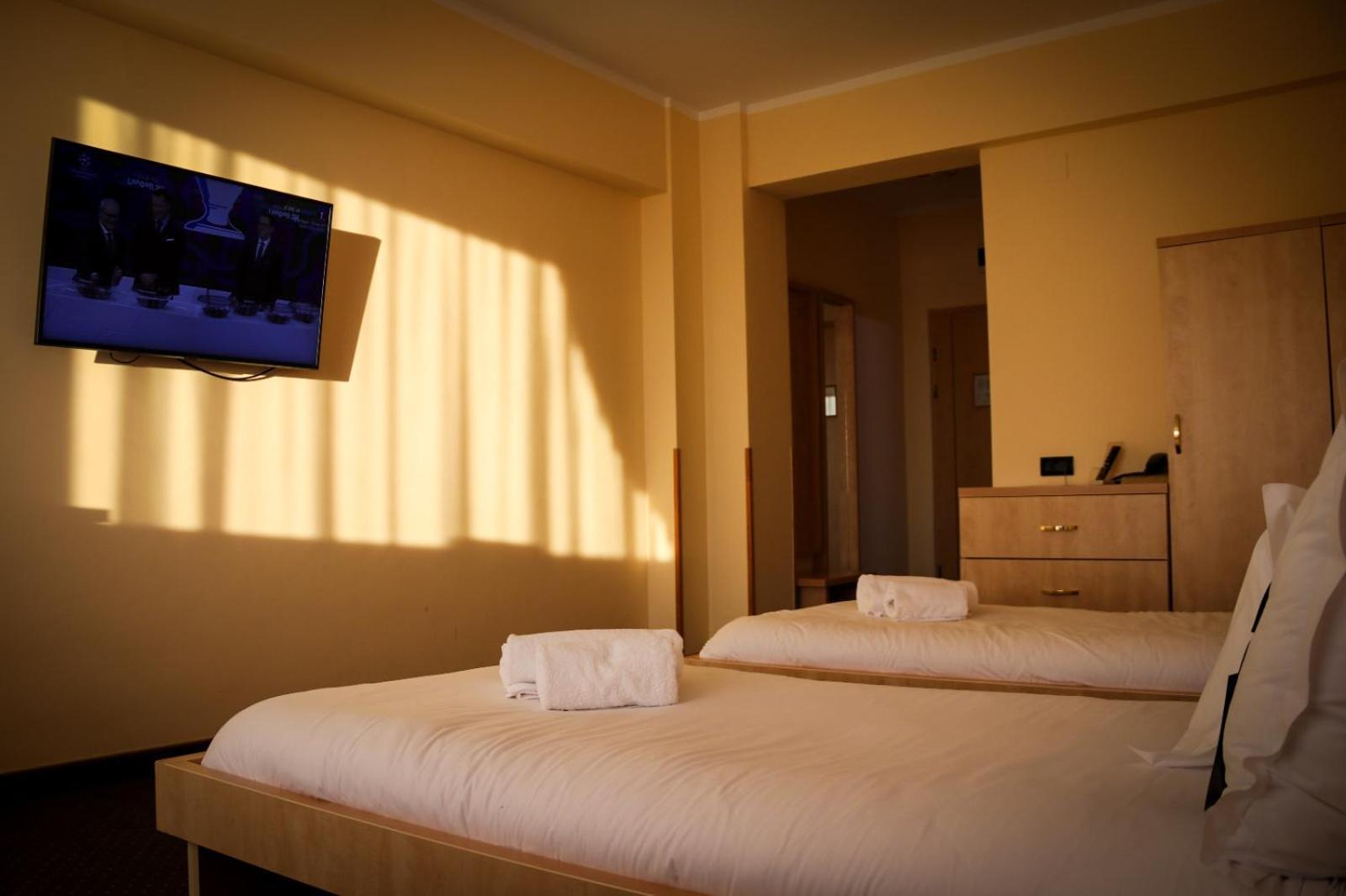 Hotel Clipa Drobeta Turnu Severin Eksteriør billede